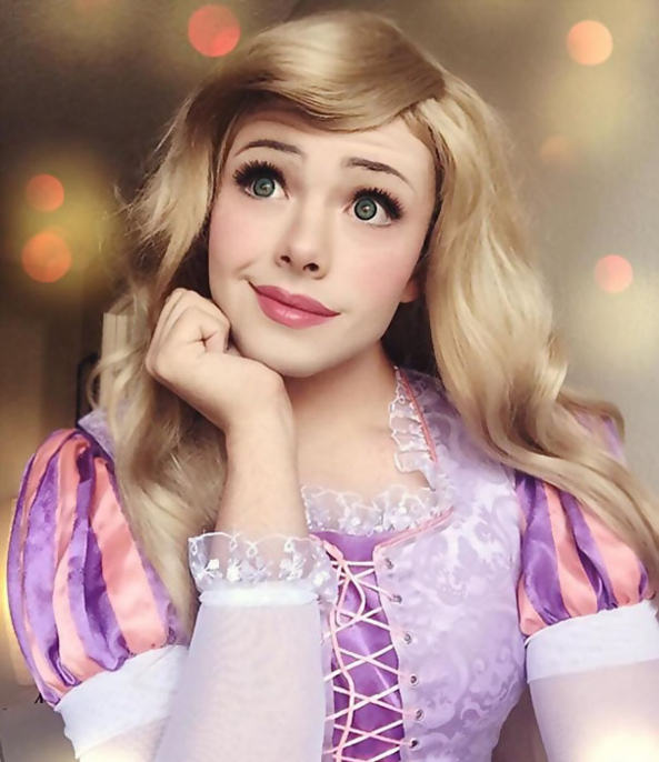 A makeup artist makes himself into Disney Princesses, Disney Princess, Feminization,Dolled Up