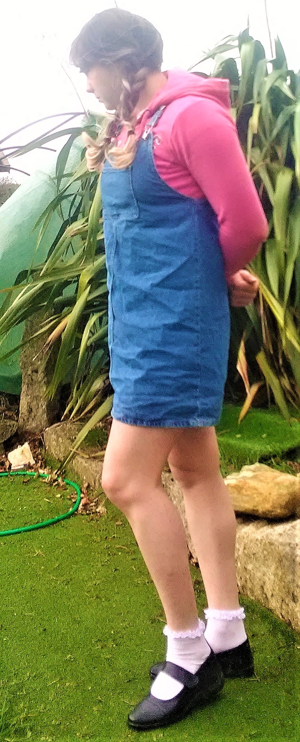 skirtall and a sunny day :) - trying out my new dress:), skirtall,knickers,sissy,harriet,crossdressing,upskirt,panties,little,LG, Sissy Fashion,Feminization