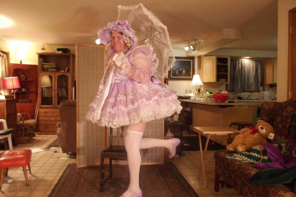 My New Lavender Bonnet!  - I think it matches my dress.  Does it?, sissy,crossdress,, Feminization,Sissy Fashion,Dolled Up