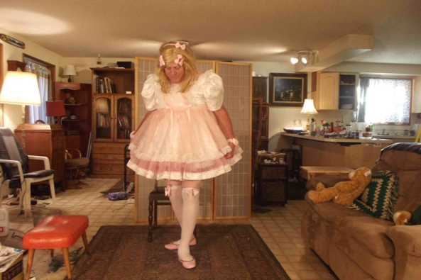 a Pinafore in Spring - I adore pink.  Don't you?, sissy,crossdress,, Feminization,Dolled Up,Sissy Fashion