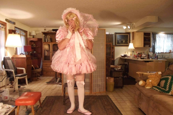 this makes me feel oh so prissy - a pink princess dress, sissy,crossdress,, Feminization,Dolled Up,Sissy Fashion