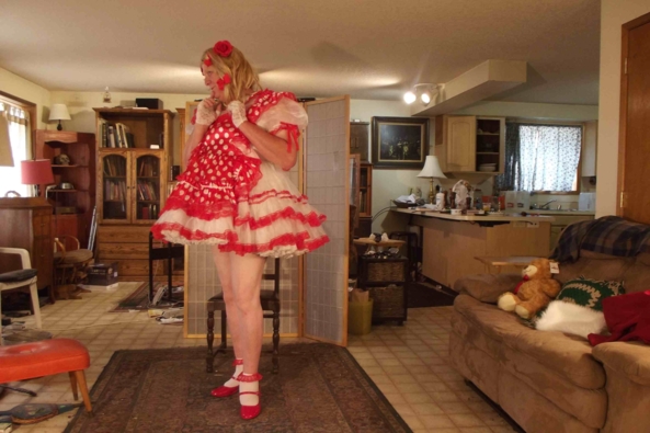 Polkadots in the morning - just me in this frumpy old thing, sissy,crossdress,, Feminization,Dolled Up,Sissy Fashion