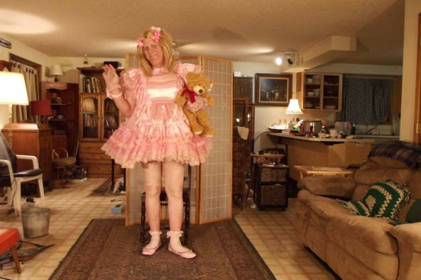 prissy in the evening  - relaxing waiting on my  kettle, sissy,crossdress, Feminization,Sissy Fashion,Dolled Up