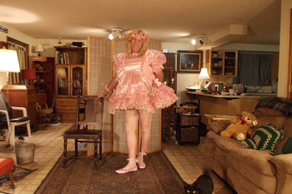 prissy in the evening  - relaxing waiting on my  kettle, sissy,crossdress, Feminization,Sissy Fashion,Dolled Up