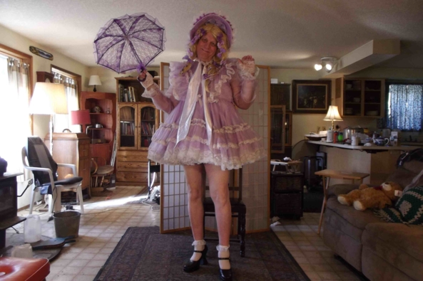 a parasol just adds... something.... - my fav  prissy lavender dress, sissy,crossdress, Feminization,Dolled Up,Holiday,Sissy Fashion