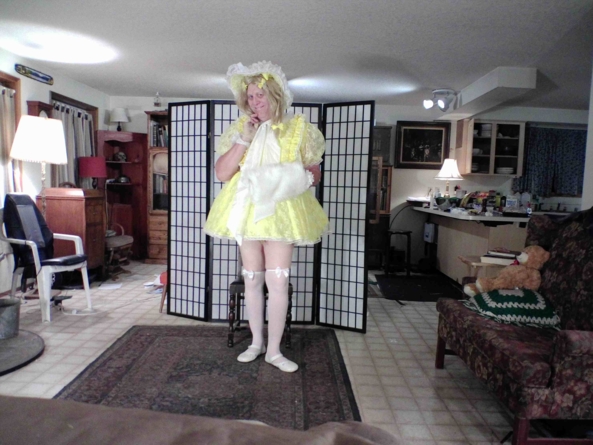 Joan is mellow in Yellow - my newest dress, sissy,yellow, Barbara_Tam,, Feminization,Dolled Up,Sissy Fashion