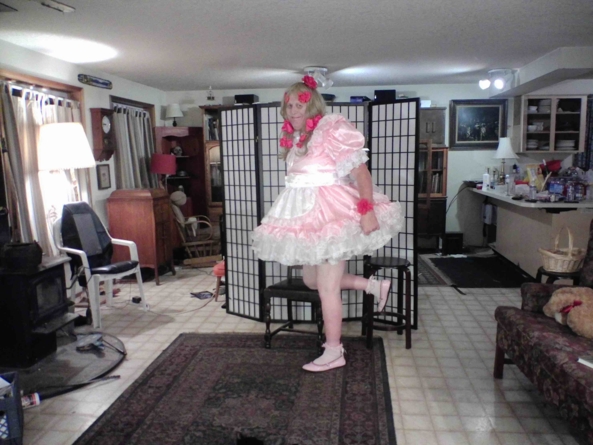 Maid in the USA - only the dress was made in Hong Kong, sissy,maid,, Feminization,Sissy Fashion