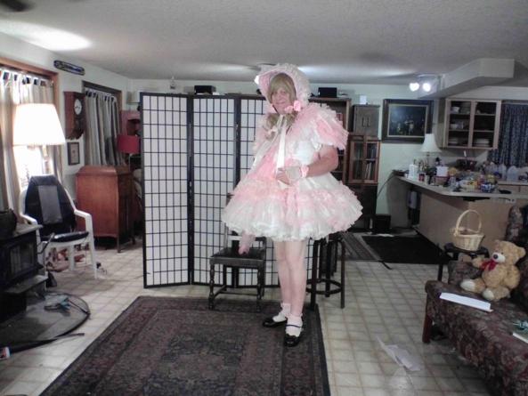 Pink and frilly  , sissy,frilly,pink, Sissy Fashion,Dolled Up,Feminization