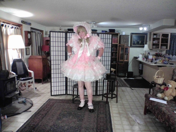 Pink and frilly  , sissy,frilly,pink, Sissy Fashion,Dolled Up,Feminization