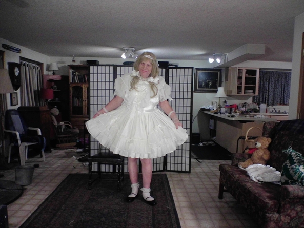 Last of the Winter Queen - Soon to make way for the Spring Maiden, sissy,fashion,, Feminization,Sissy Fashion,Fairytale