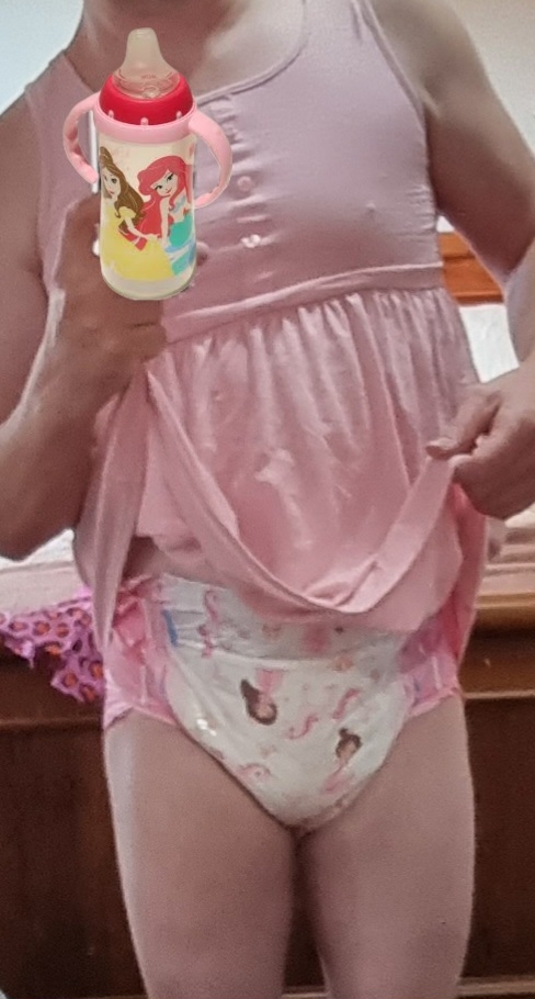 Down staires to nini to mommies friends before bed - Mommie has me ready for bed by 630 pm , Saying nini to mommies grownup friends, Adult Babies,Wetting The Bed,Diaper Lovers
