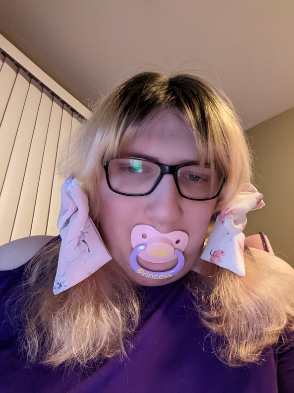 Ally H Snow aka Princess of cute, Adult Baby,cuteness,vain,trying to be active, Adult Babies