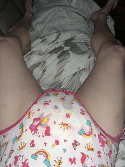 babygirl sitting in her diaper - wet diaper sissy, sissy,diaper,wet,adultbaby,sissy,diaper,humiliation ,embarrassed,abdlmommy,diaperlover , Adult Babies,Diaper Lovers