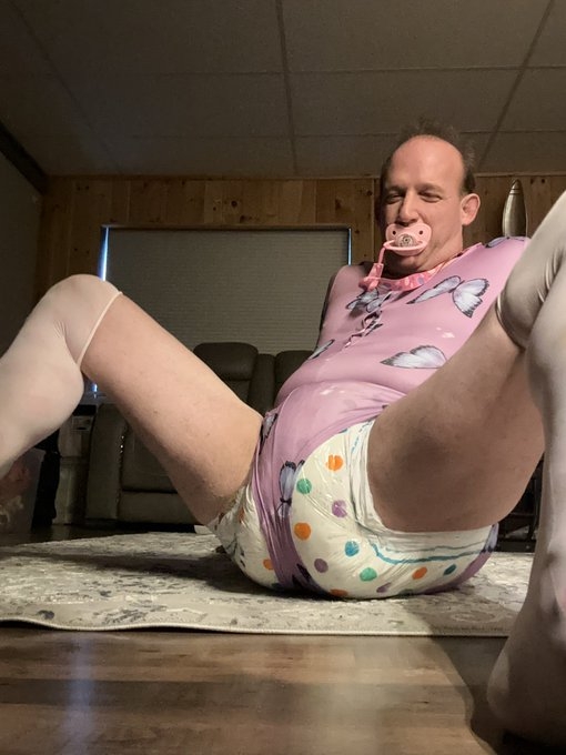 How full does sissybaby's diaper look??  - a question, sissybaby,sissy,diaperlover, Adult Babies,Diaper Lovers,Bondage,Dolled Up