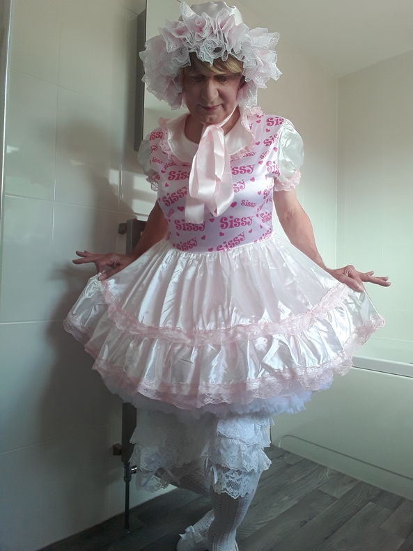 Sissy Poppy - My dress announces to the world I am a sissy, Sissy dress,bonnet,bloomers, Adult Babies,Feminization,Slow Change,Sissy Fashion,Dolled Up