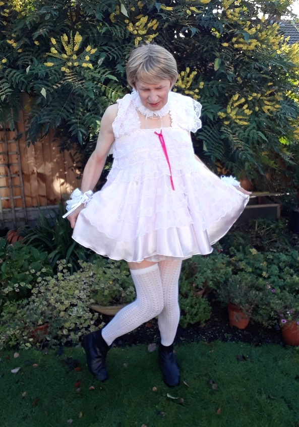Such a lovely day to be out. - Fun in the garden, garden,outside,plastic panties,nappy,pink,sissy, Adult Babies,Diaper Lovers,Feminization,Sissy Fashion,Dared Or Bets,Dolled Up