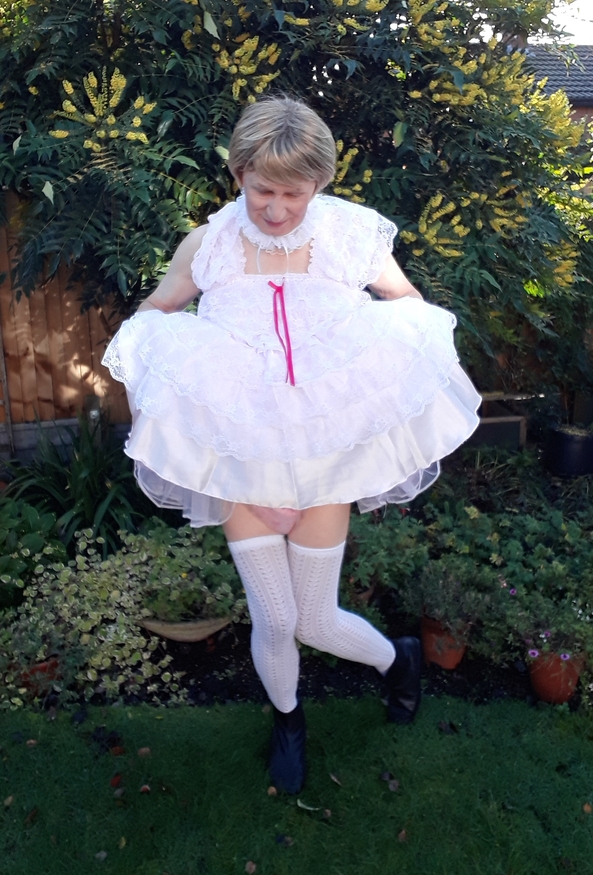 Such a lovely day to be out. - Fun in the garden, garden,outside,plastic panties,nappy,pink,sissy, Adult Babies,Diaper Lovers,Feminization,Sissy Fashion,Dared Or Bets,Dolled Up