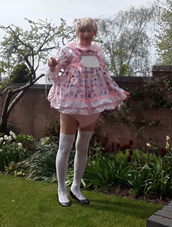 Outdoor fun - Going to the park, Sissy girl,adult baby,reins,ribbons,bows,sissy panties, Adult Babies,Feminization,Slow Change,Sissy Fashion,Diaper Lovers,Dolled Up