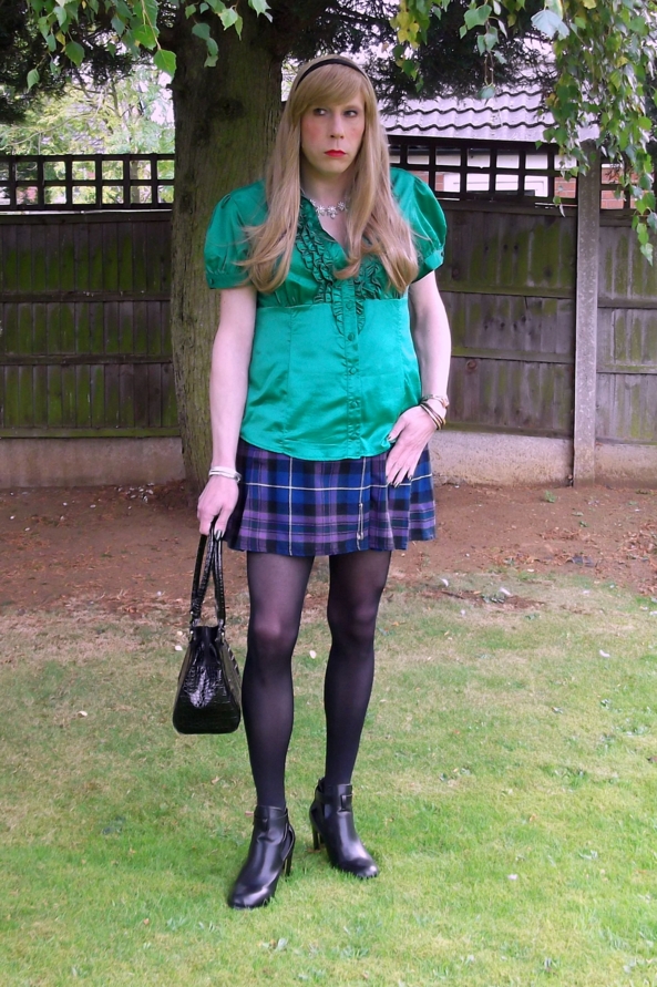 New blouse and skirt. - Been taking the chance of some outdoor shots whilst we still have some clear weather recently. Picked up this new outfit so it was the perfect excuse (not that I've ever needed one tho - giggles). xxx, sissy,sissy girl,cross dresser,blouse,skirt,boots, Feminization,Dolled Up,Sissy Fashion
