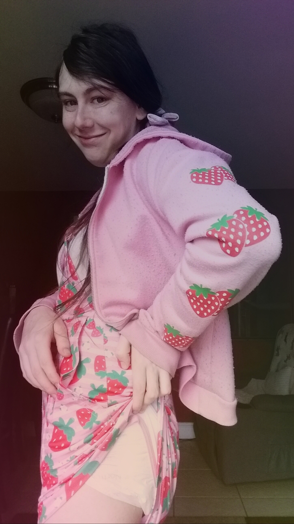 Sadie_Shortcake  (abdl) - Former sissy turned full time trans diaper baby girl!! <3, Abdl,ageplay,babygirl,diaper,ddlg,transgirl, Diaper Lovers,Adult Babies,Feminization,Hormones,Pansexual Orientation,Wetting The Bed