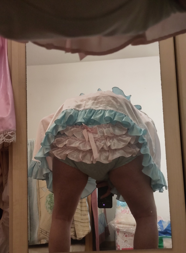 show in a mirror , sissybaby,sissy,AB/DL,adult baby,adultbaby,sissy baby,diaper, Adult Babies,Sissy Fashion