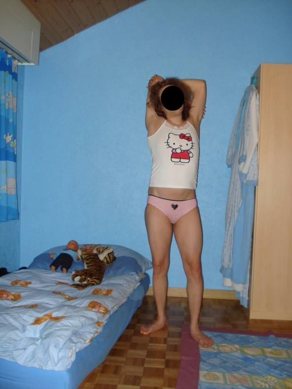 Click here to see the image in full size. Old pictures of me, Sissybaby,Adultbaby,Diaper,AB/DL,Sissy, Adult Babies,Sissy Fashion