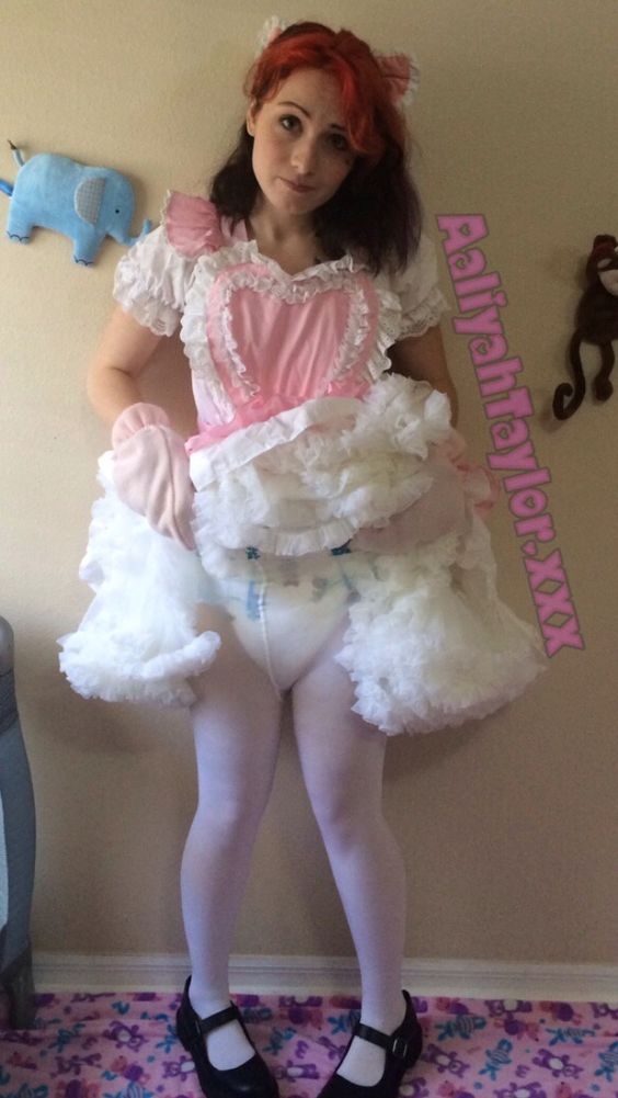 Happy Full Diapers - Diapered Sissy Visions, Crossdressed diaper dreams, Adult Babies,Sissy Fashion,Fairytale,Diaper Lovers,Dolled Up
