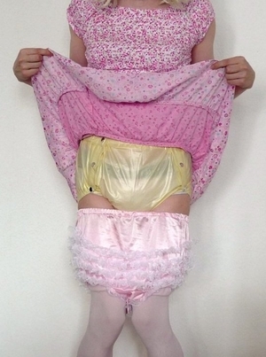 Wonderful Morning Dressed Girly With A Huge Diaper - Great To Be A Sissy, ABDL Sissy Crossdresser, Adult Babies,Feminization,Sissy Fashion,Dolled Up,Diaper Lovers