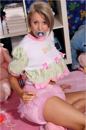 Girly Diapered Sissy - All The Time!, ABDL Sissy Crossdresser, Adult Babies,Feminization,Sissy Fashion,Diaper Lovers,Dolled Up