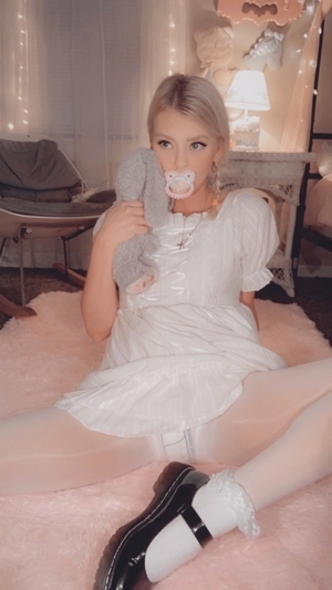 Cool Fall Breezes Blowing Up Your Dress - Showing Off Your Frilly Diaper & Panties, ABDL Sissy Crossdresser, Adult Babies,Feminization,Sissy Fashion,Diaper Lovers,Dolled Up