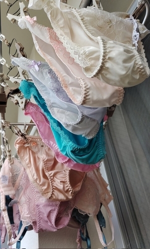 Diapered Like A Little Girl - Humiliated & Ejaculated, ABDL Sissy Crossdresser, Adult Babies,Feminization,Sissy Fashion,Diaper Lovers,Dolled Up