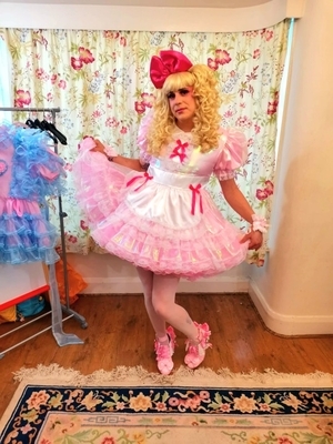 Have A Diapered Christmas - Here Cums Santa Claus!, ABDL Sissy Crossdresser, Adult Babies,Feminization,Sissy Fashion,Diaper Lovers,Dolled Up