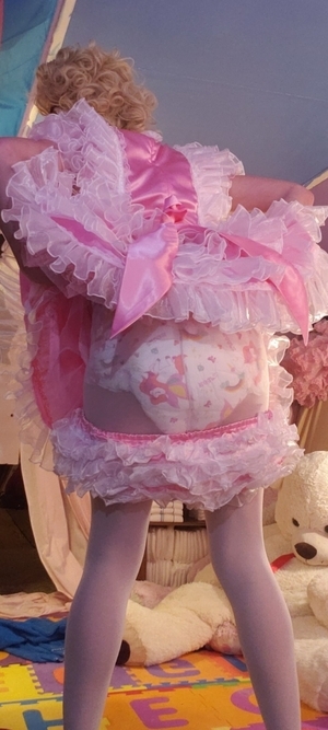 Have A Diapered Christmas - Here Cums Santa Claus!, ABDL Sissy Crossdresser, Adult Babies,Feminization,Sissy Fashion,Diaper Lovers,Dolled Up