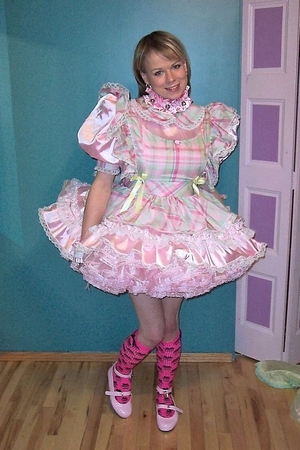 Girly Diapered Sissy - All The Time!, ABDL Sissy Crossdresser, Adult Babies,Feminization,Sissy Fashion,Diaper Lovers,Dolled Up