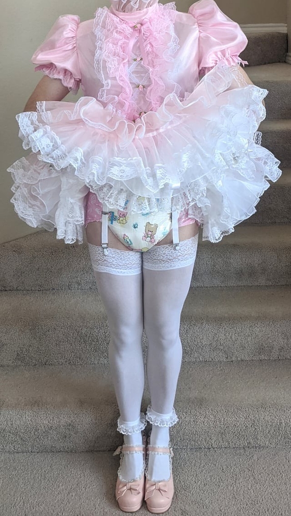 Frilly Dresses, An Audience, Diapered Forever - My Life In A Nutshell, ABDL Sissy,Crossdresser, Adult Babies,Feminization,Sissy Fashion,Diaper Lovers,Dolled Up