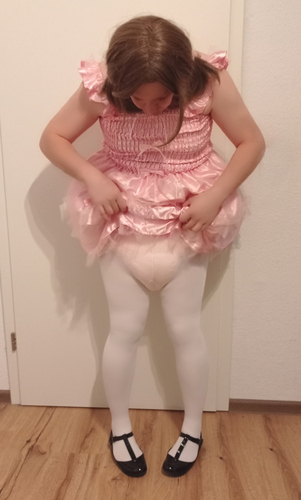 Diapered Sissy Time - So Pretty, ABDL Sissy Crossdresser, Adult Babies,Feminization,Sissy Fashion,Diaper Lovers,Dolled Up