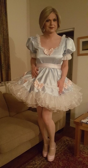 A Big Sissy Baby In Diapers - 24/7, ABDL Sissy Crossdresser, Adult Babies,Feminization,Sissy Fashion,Diaper Lovers,Dolled Up