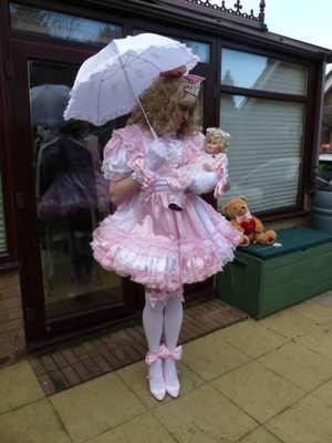 Sissified Forever - In Diapers & Dresses, ABDL Sissy Crossdresser, Adult Babies,Feminization,Sissy Fashion,Diaper Lovers,Dolled Up