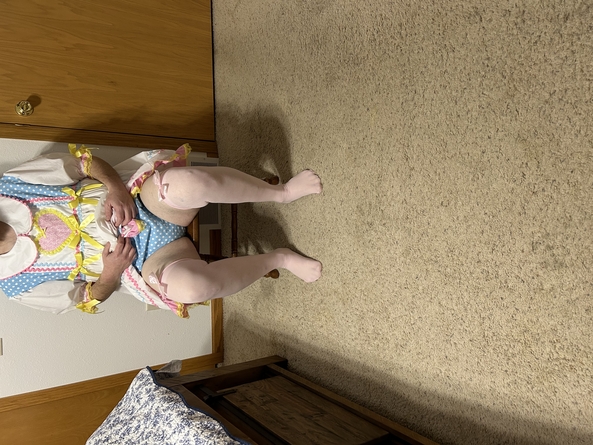 Candy Land Sissy Girl , Wet and mushy,ABDL Sissy, Adult Babies,Thumb Sucking,Sissy Fashion,Spankings,Fairytale,Wetting The Bed,Breast Feeding,Diaper Lovers
