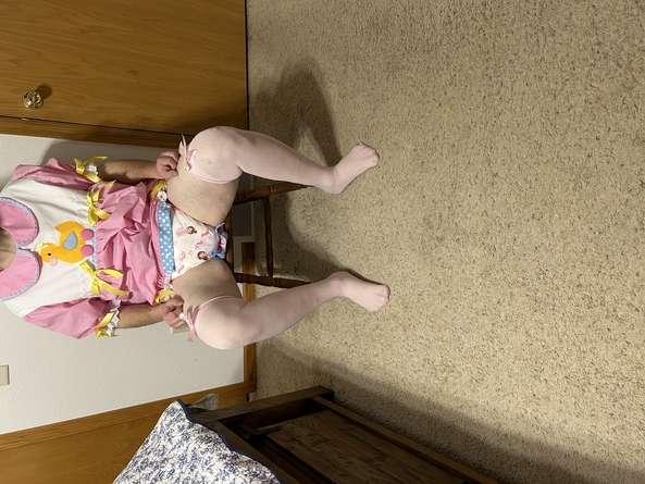 Ducky Sissy Girl, ABDL Sissy , Adult Babies,Thumb Sucking,Feminization,Sissy Fashion,Fairytale,Breast Feeding,Wetting The Bed,Diaper Lovers
