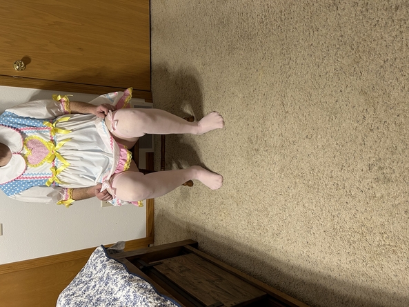 Candy Land Sissy Girl , Wet and mushy,ABDL Sissy, Adult Babies,Thumb Sucking,Sissy Fashion,Spankings,Fairytale,Wetting The Bed,Breast Feeding,Diaper Lovers