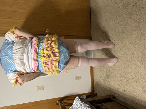 Candy Land Sissy Girl , Wet and mushy,ABDL Sissy, Adult Babies,Thumb Sucking,Sissy Fashion,Spankings,Fairytale,Wetting The Bed,Breast Feeding,Diaper Lovers