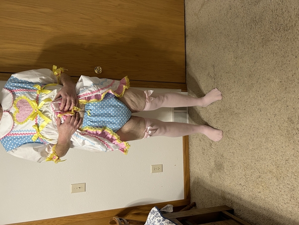 Candy Land Sissy Girl , Wet and mushy,ABDL Sissy, Adult Babies,Thumb Sucking,Sissy Fashion,Spankings,Fairytale,Wetting The Bed,Breast Feeding,Diaper Lovers