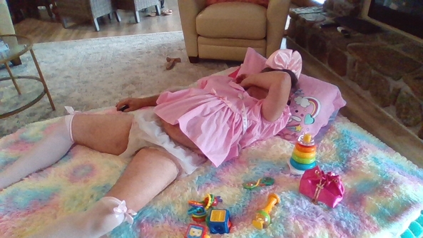 sissy time - enjoying the day, adultbaby,sissy,sissy baby,cloth diapers,plastic pants,mincing ribbons, Adult Babies,Feminization,Slow Change,Masterbation,Mind Altering,Sissy Fashion,Increased Sexuality,Diaper Lovers,Wetting The Bed,Dolled Up