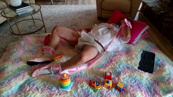 sissy time - enjoying the day, adultbaby,sissy,sissy baby,cloth diapers,plastic pants,mincing ribbons, Adult Babies,Feminization,Slow Change,Masterbation,Mind Altering,Sissy Fashion,Increased Sexuality,Diaper Lovers,Wetting The Bed,Dolled Up