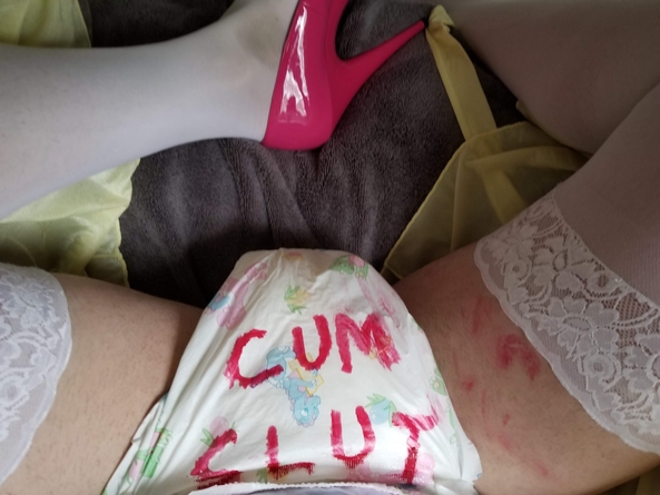 Had to make sure my lipstick was still good - Michelle's dirty thoughts, Sissy,Baby,Diapers,Diaper covers,cribs, Diaper Lovers,Wetting The Bed,Adult Babies,Thumb Sucking,Feminization