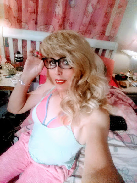 Selfie - I prolly need one of them selfie stick thingies, bedtime babe,Melisa Moore, Pop Culture,Increased Sexuality,Dolled Up