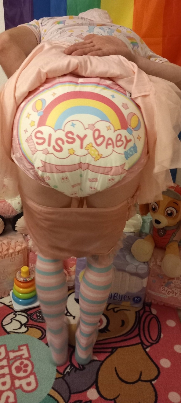 babykevy - still peepeeing in my diapers, pisspants, Adult Babies,Thumb Sucking,Wetting The Bed