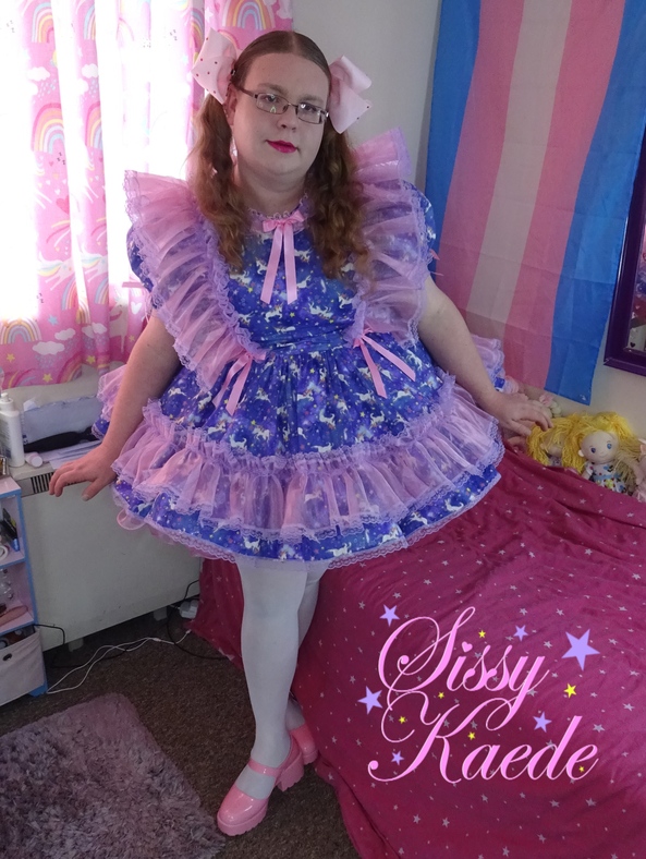 Happy in pink frills - Frills make this sissy very happy, sissy,sissy girl,sissy dress,prissy sissy,frilly sissy, Sissy Fashion,Dolled Up