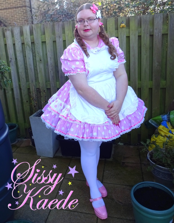 SIssy Housewife in Pink - New tights and apron to play with, sissy,sissy dress,sissy maid, Sissy Fashion,Dolled Up